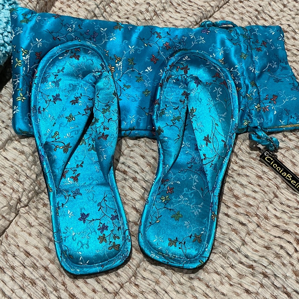 Abella Women's Blue Slippers